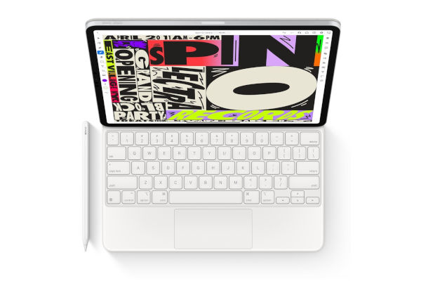Apple iPad Pro 2021 with keyboard